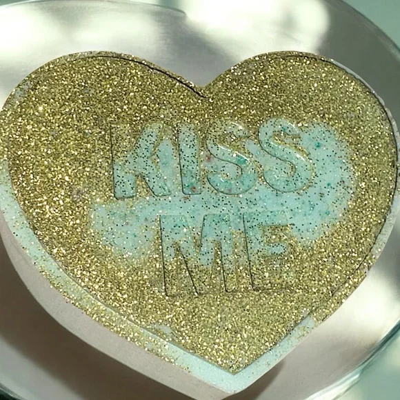 Vanilla berry soap HANDMADE shea butter & goats milk & coconut oil 3x3in 5oz - Picture 3 of 4